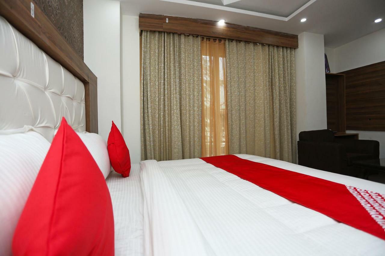 Hôtel Oyo 35917 Vatika Heights à McLeod Ganj Extérieur photo