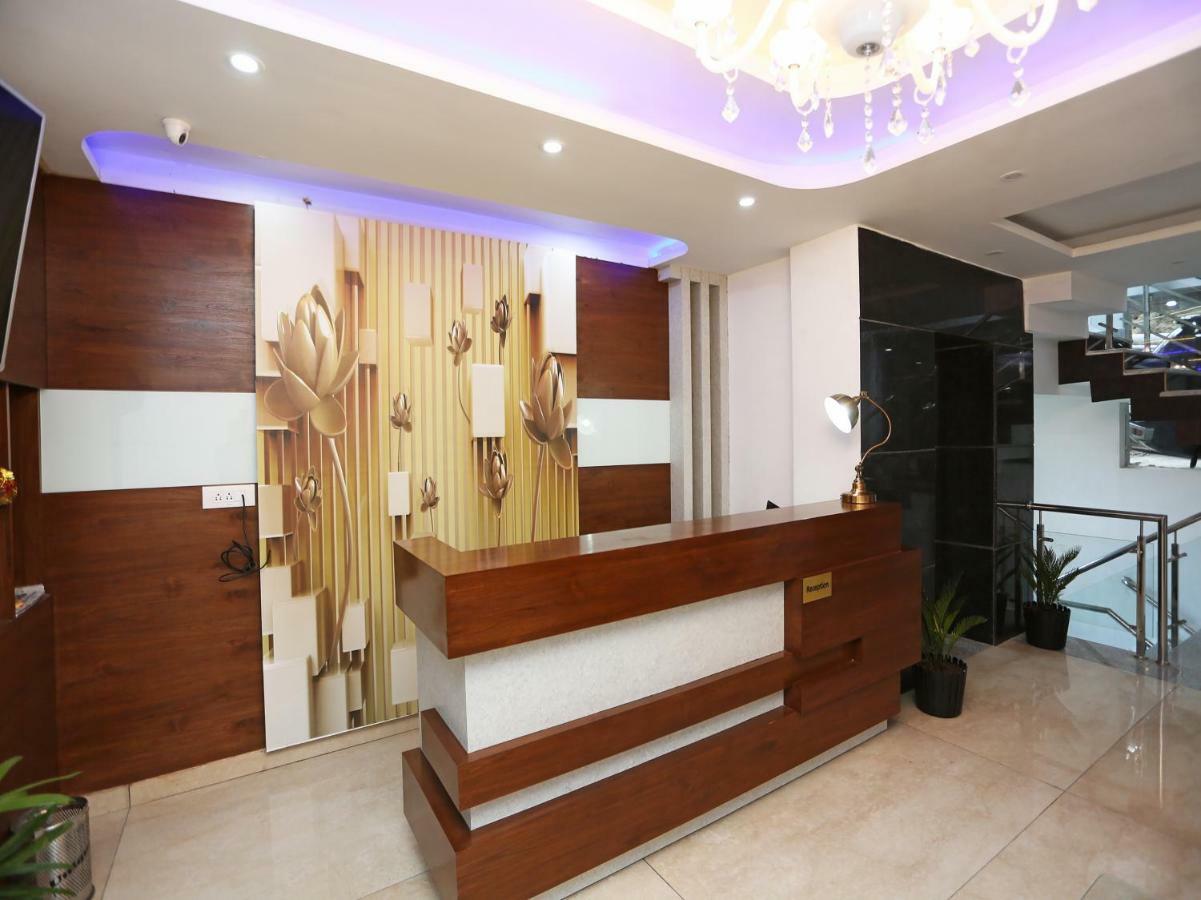 Hôtel Oyo 35917 Vatika Heights à McLeod Ganj Extérieur photo